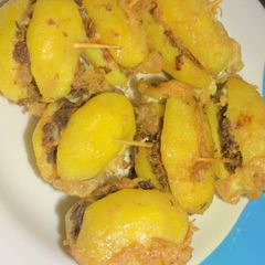 A picture of Stuffed irish potatoes.