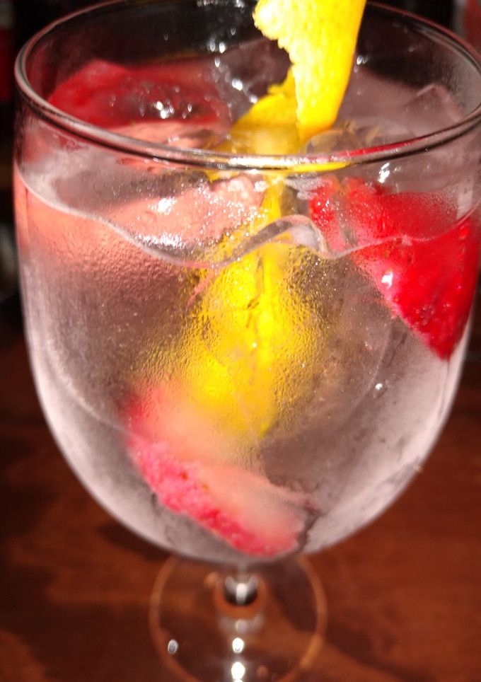 Una foto de Xaviera's Gin