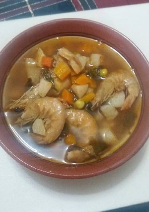 Una foto de Sopa de verduras con Camarón