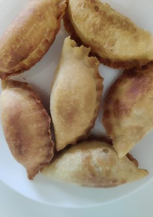 गुजिया (Gujiya recipe in hindi) रेसिपी मुख्य फोटो