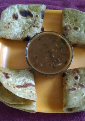 A picture of Daal makhani.