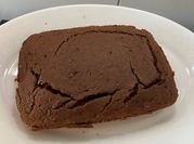 Una foto de brownie de avena y cacao