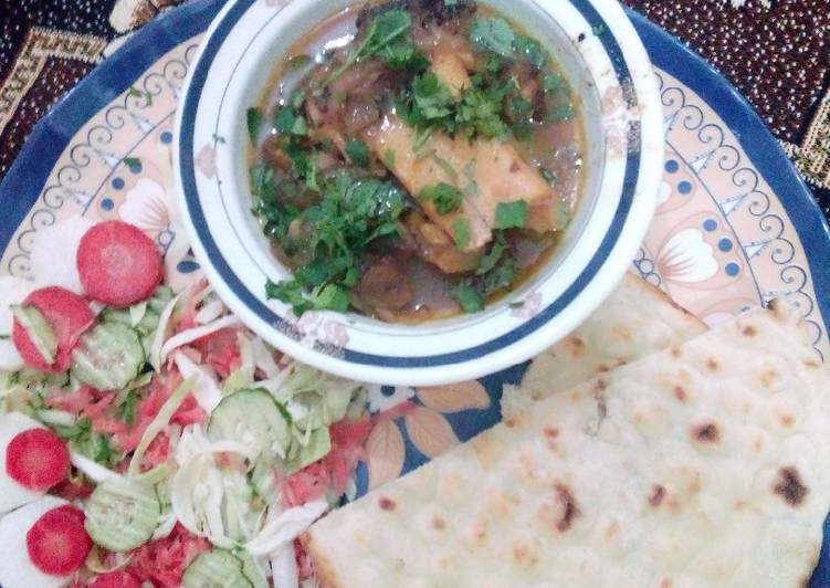 Beef paye with naan