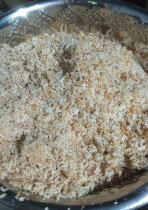 A picture of Bread crumbs.