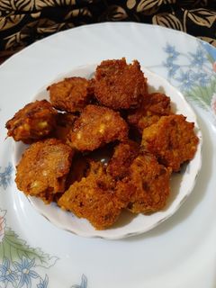 মুসুর ডাল দিয়ে মাছের ডিমের পকোড়া(macher dimer pakora recipe in Bengali) রেসিপির প্রধান ছবি
