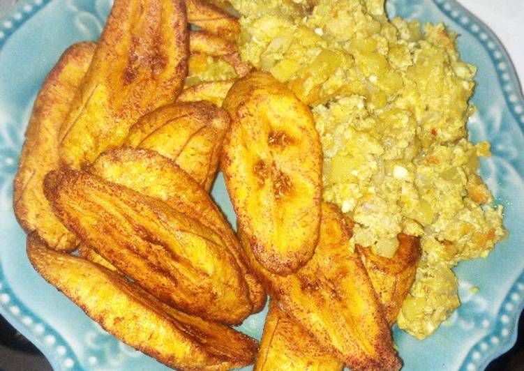 How to Prepare Super Quick Homemade Fried plantains with irish potatoes egg sauce