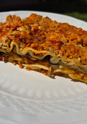 Vegán padlizsános vöröslencsés tofus lasagne (pici gombával) recept fotója