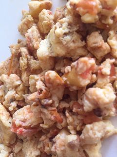 Una foto de Huevo revuelto con tomate