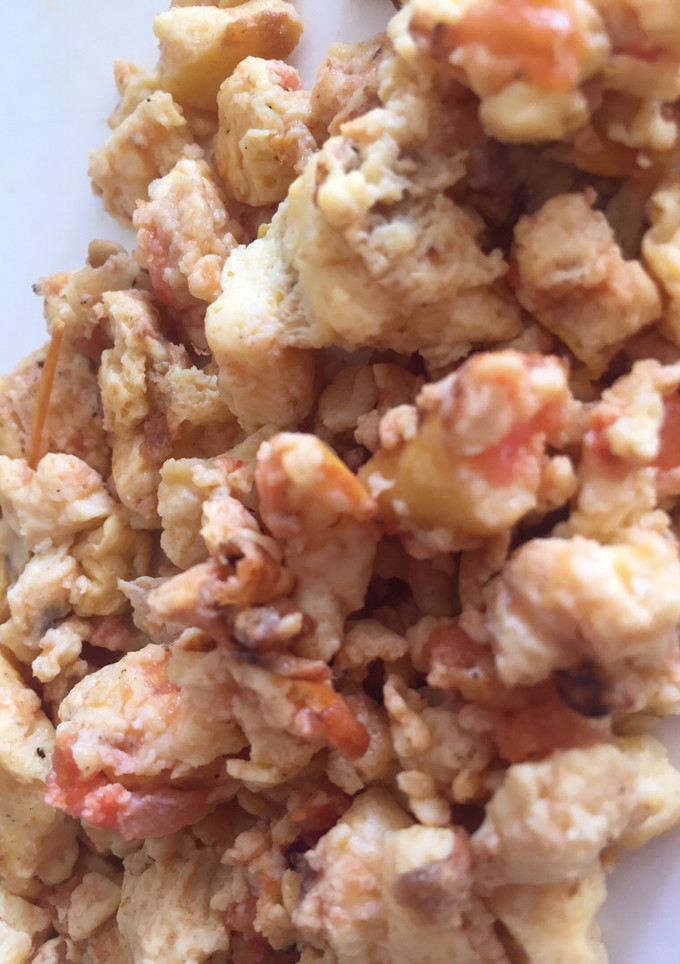 Una foto de Huevo revuelto con tomate