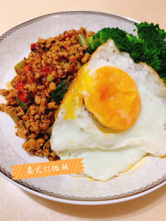 泰式打拋豬 的食譜成品照片