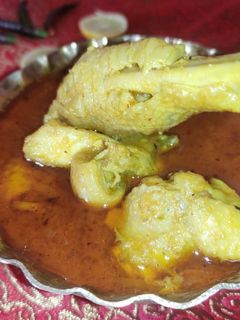 দেশি মুরগির ঝোল(desi moorgir jhol recipe in Bengali) রেসিপির প্রধান ছবি