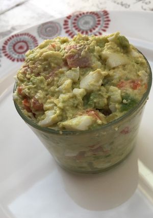 Une photo de Verrine avocat saumon œuf dur