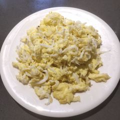 A picture of Silver Fish with Eggs.
