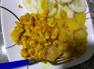 Una foto de Cena liviana con pollito guisado