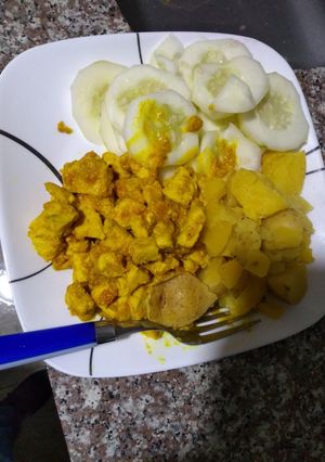 Una foto de Cena liviana con pollito guisado