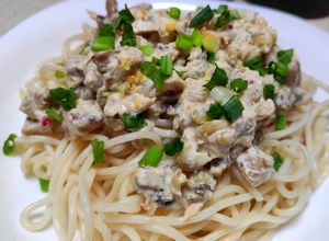Zdjęcie przepisu Spaghetti z boczniakami i groszkiem.