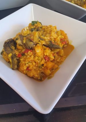Una foto de Arroz meloso con rape, ajetes y alcachofas