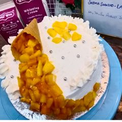 Mango cake🎂🎂🎂 A picture of Mango cake🎂🎂🎂.