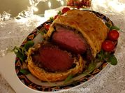 Una foto di filetto alla wellington