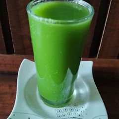 A picture of Spinach Amla Cucumber juice.