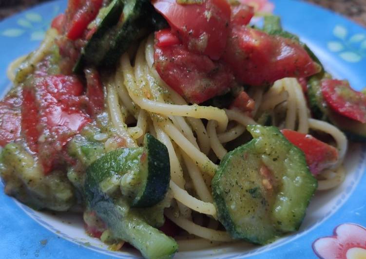 Spaghetti di zucchine e menta