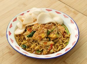 Foto resep Mie Nyemek Telur Devina Hermawan