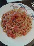 Fideos integrales con salsa de tomate casera