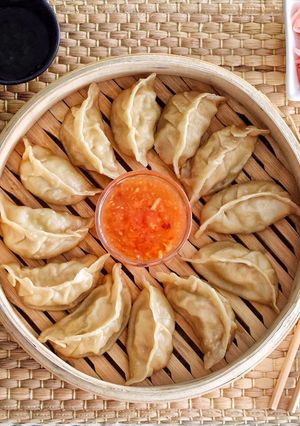 Una foto de Dumplings 🥟 o Gyozas con Pollo y Verduras