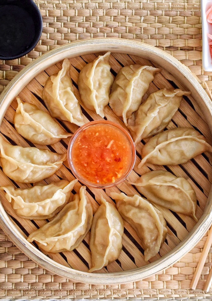 Una foto de Dumplings 🥟 o Gyozas con Pollo y Verduras