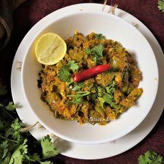 A picture of Tindora Bharta (Mashed Ivy Gourd Curry).