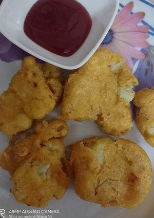 ફૂલગોબી પકોડા (Cauliflower Pakoda Recipe In Gujarati) રેસીપી મુખ્ય ફોટો