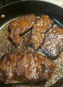 Reheating Grilled Steak with Au Jus