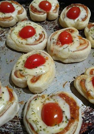 Una foto de Palmeritas de jamón y queso