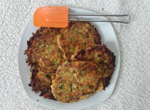 Una foto de Hamburguesas Veggie de Zapallito Italiano y Zanahoria