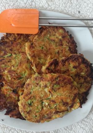 Una foto de Hamburguesas Veggie de Zapallito Italiano y Zanahoria