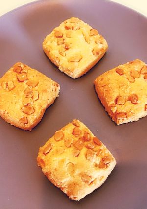 A picture of Karachi Bakery Eggless tutti frutti cookies.