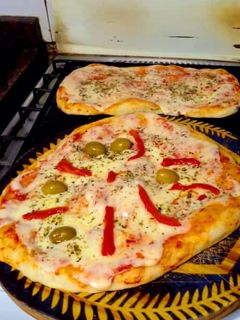 Una foto de Masa para pizzas caseras exquisitas!
