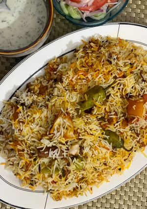 A picture of Chicken malai biryani.