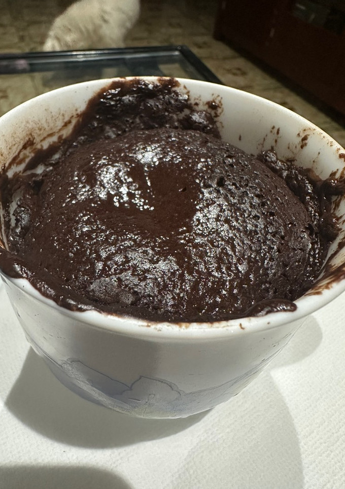Una foto de Bizcocho a la taza sin harina ni azúcar