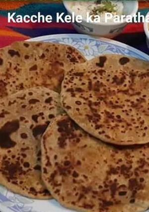 A picture of Kacche kela ka pratha.