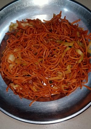 हक्का नूडल्स (hakka noodles recipe in Hindi) रेसिपी मुख्य फोटो