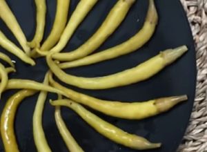 Una foto de Piparras o guindillas en vinagre