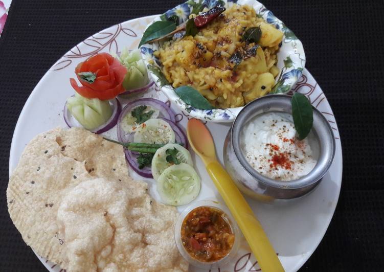 How to Prepare Homemade Simple delish arhar daal(toor daal)khichdis