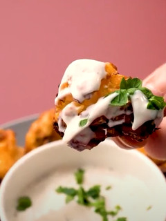 Una foto de Alitas de coliflor en airfryer
