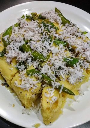 A picture of DHOKLA in microwave.