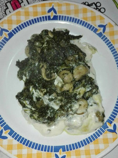 Una foto de Espinacas con gambas champiñones gratinadas 