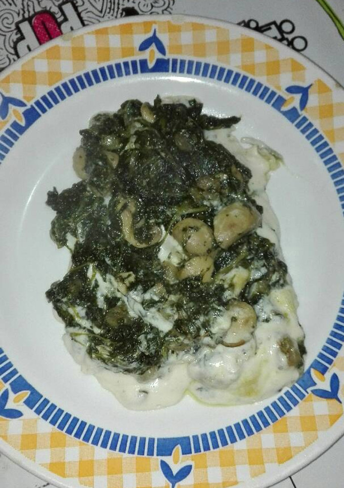 Una foto de Espinacas con gambas champiñones gratinadas 
