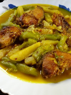 ঝিঙে আলু দিয়ে রুই মাছের ঝোল(jhinge alu diye rui macher jhol recipe in Bengali) রেসিপির প্রধান ছবি