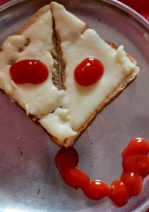 A picture of Easy cheese garlic bread.