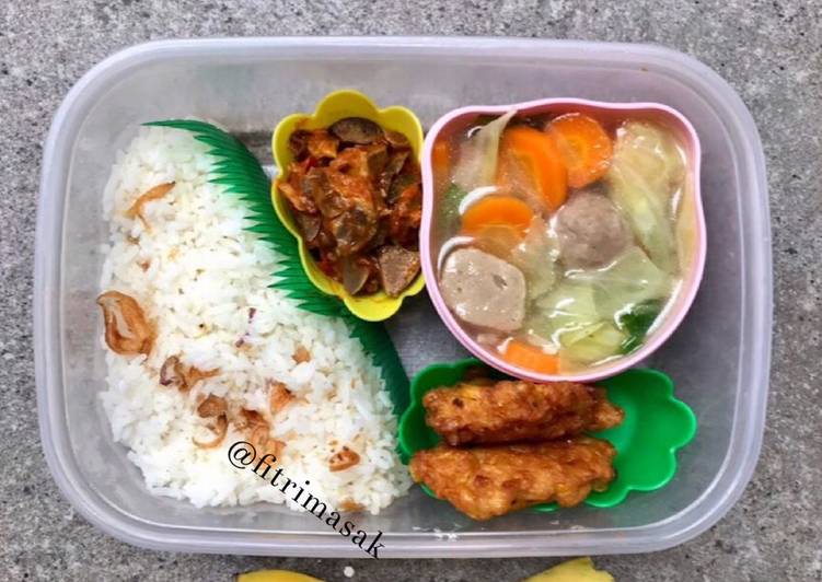 #Bekal3 Sayur Sop+Bakwan Jagung Isi Udang+Ati Ampla Bumbu Tomat